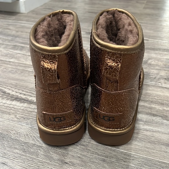 New UGG Bronze Classic Mini Metallic Sparkle Boots - Picture 6 of 12